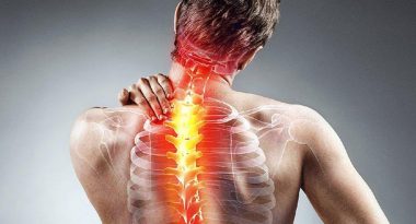 Pc ve telefon kullanımı çocuklarda omurga eğriliğini artırdı