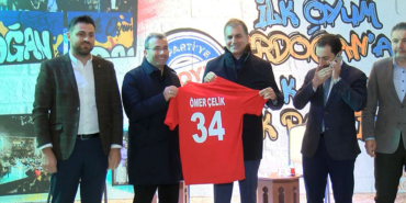 AK Parti Sözcüsü Ömer Çelik Pendik’te gençlerle buluştu